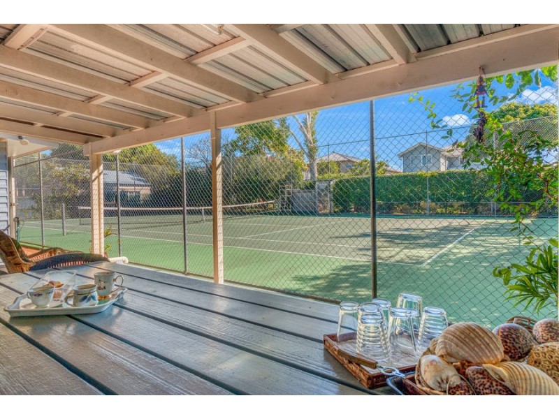 24 Murton Ave, Holland Park QLD 4121