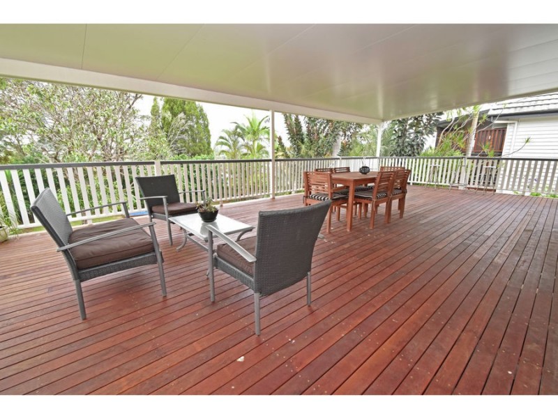 33 Balcha Street, Holland Park QLD 4121