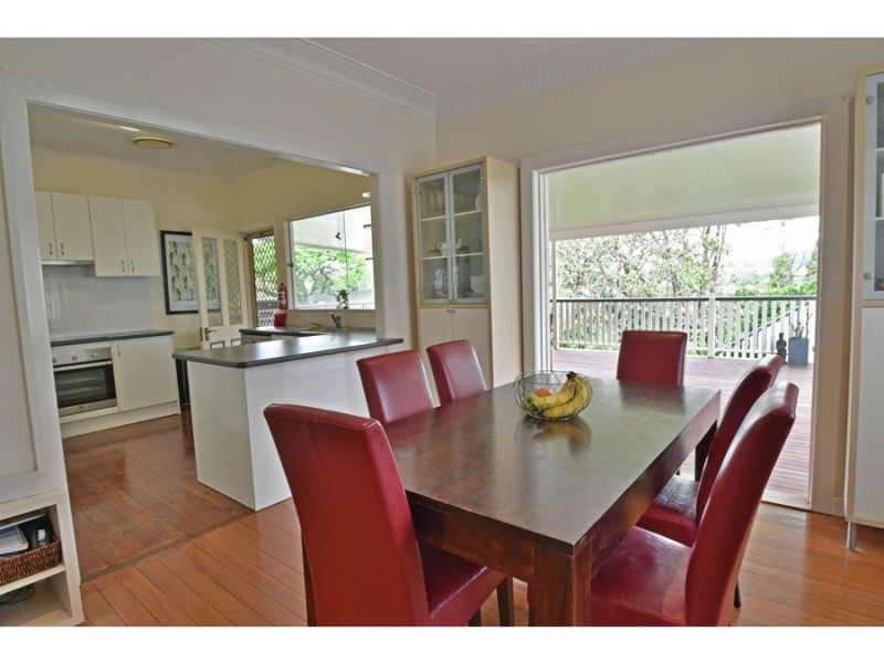 33 Balcha Street, Holland Park QLD 4121