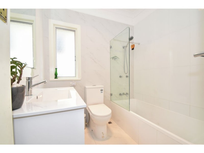 33 Balcha Street, Holland Park QLD 4121