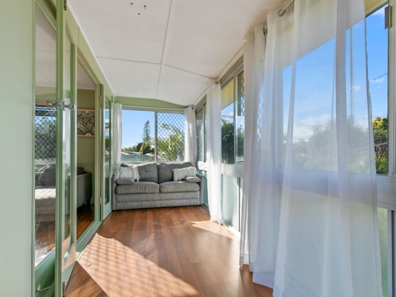 95 Pareena Crescent, Mansfield QLD 4122