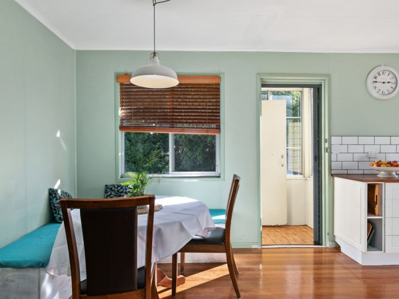 95 Pareena Crescent, Mansfield QLD 4122