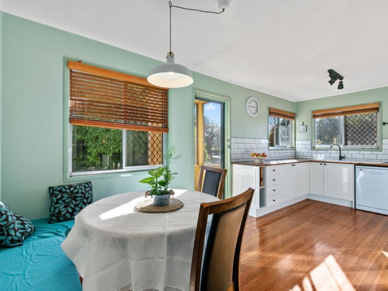 95 Pareena Crescent, Mansfield QLD 4122