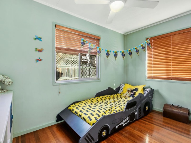 95 Pareena Crescent, Mansfield QLD 4122