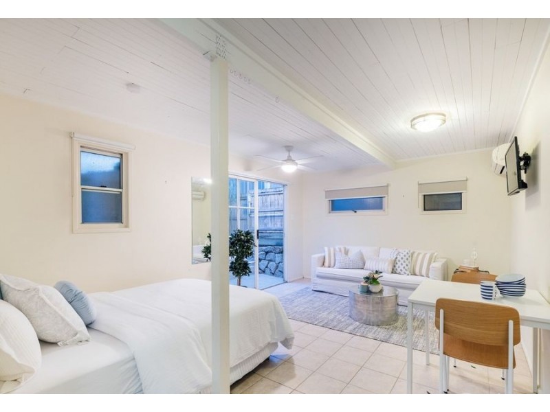 23 Clara Street, Camp Hill QLD 4152