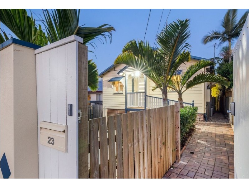 23 Clara Street, Camp Hill QLD 4152