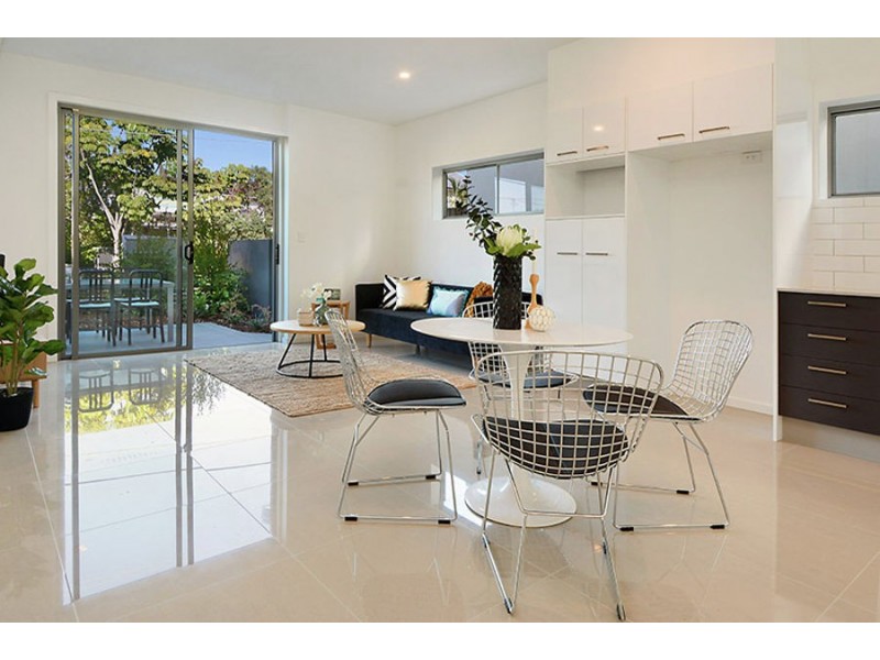 1 / 19 Pickwick St, Cannon Hill QLD 4170