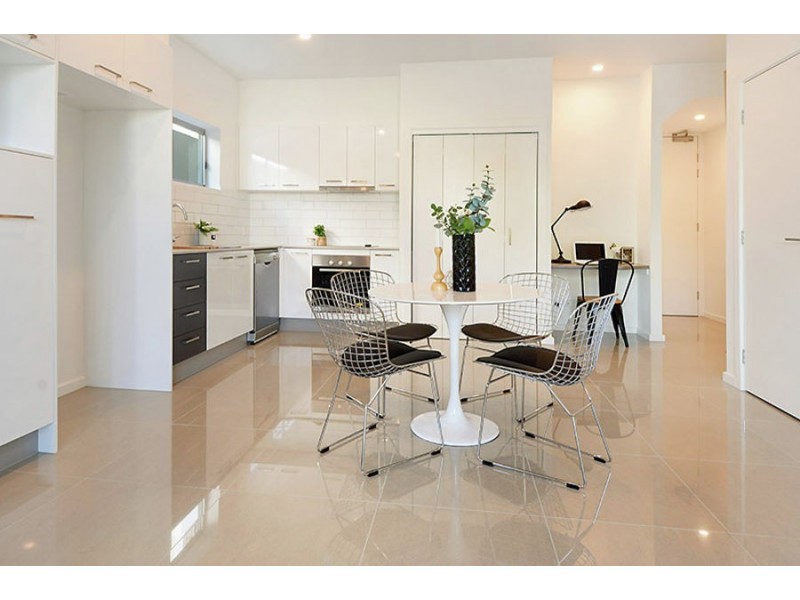 1 / 19 Pickwick St, Cannon Hill QLD 4170