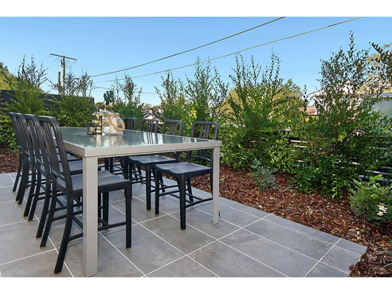 1 / 19 Pickwick St, Cannon Hill QLD 4170