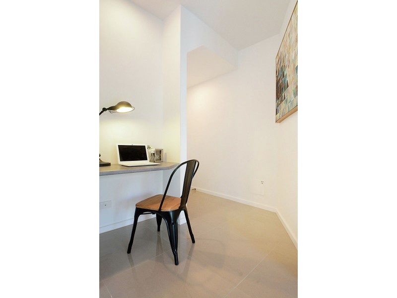 1 / 19 Pickwick St, Cannon Hill QLD 4170
