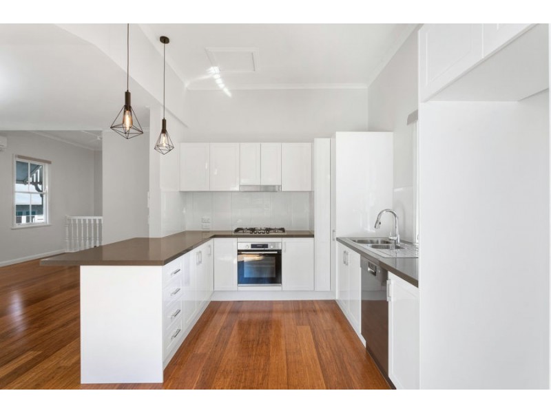 60 Kingsbury Street, Norman Park QLD 4170