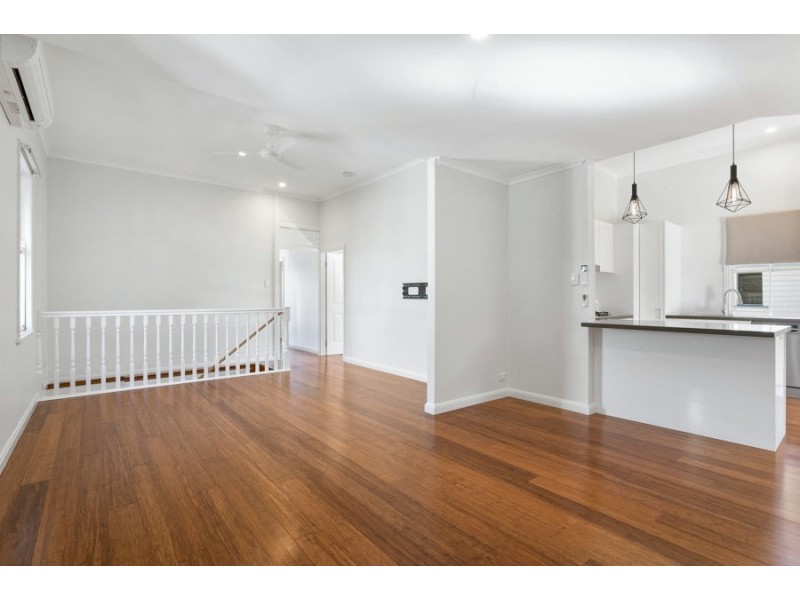 60 Kingsbury Street, Norman Park QLD 4170