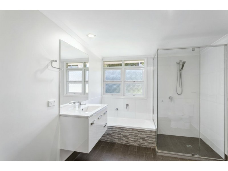 60 Kingsbury Street, Norman Park QLD 4170