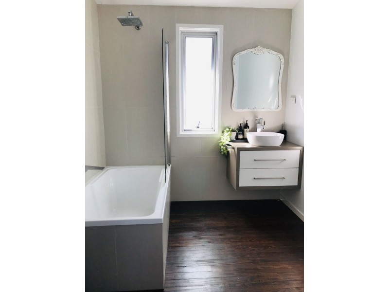 33 Muir st, Cannon Hill QLD 4170