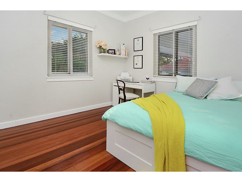 44 Framont Ave, Holland Park QLD 4121