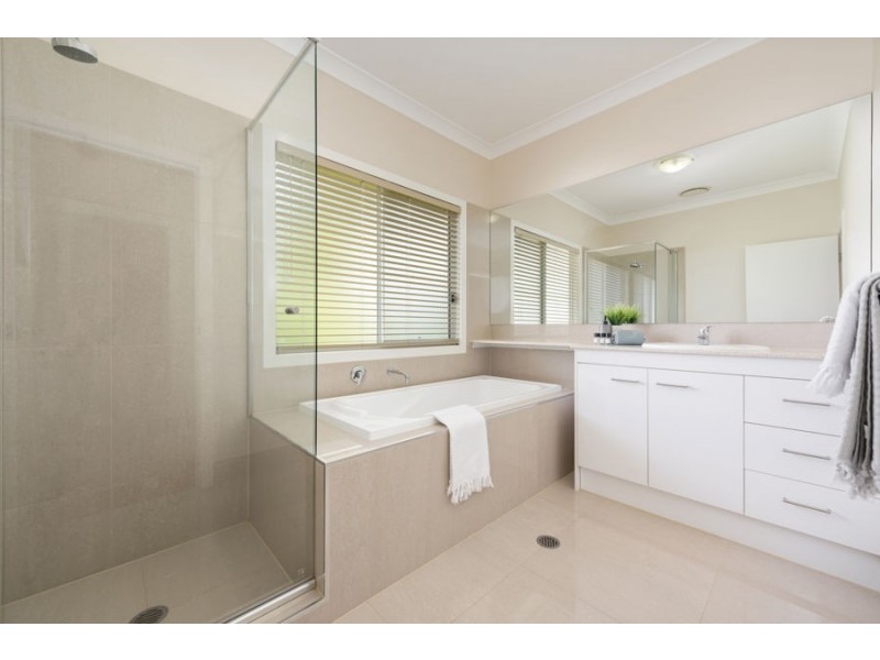 43 St Leonards Street, Coorparoo QLD 4151