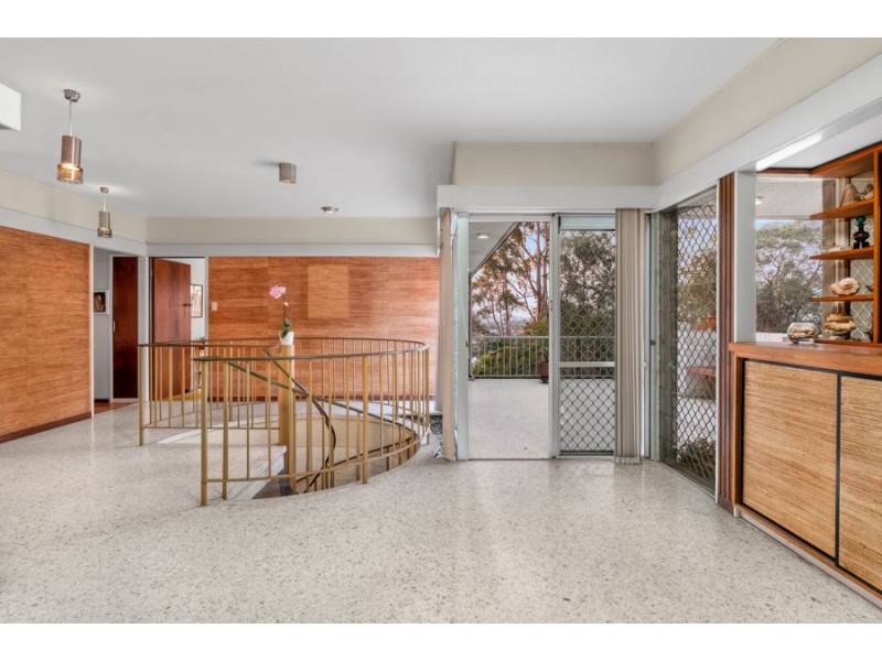 2 Cluden St, Holland Park West QLD 4121