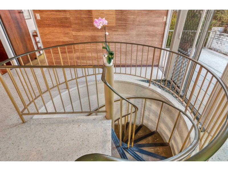 2 Cluden St, Holland Park West QLD 4121