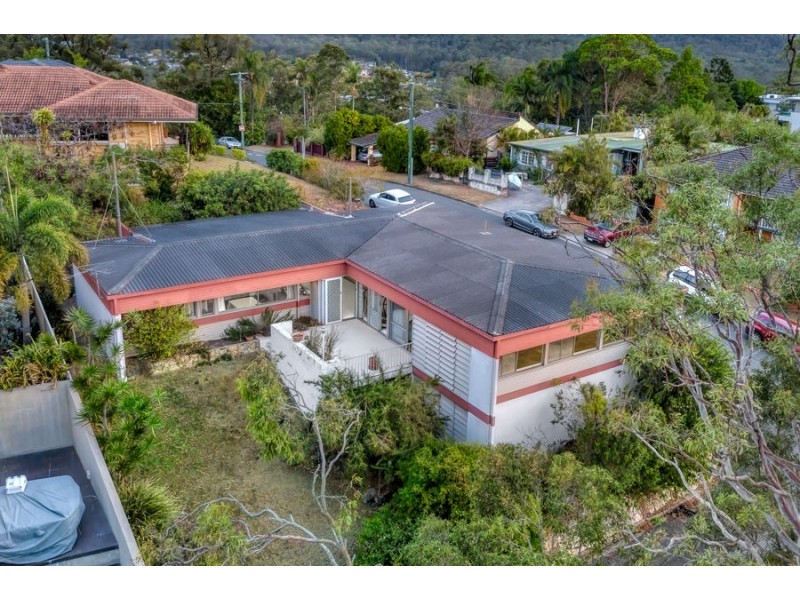 2 Cluden St, Holland Park West QLD 4121