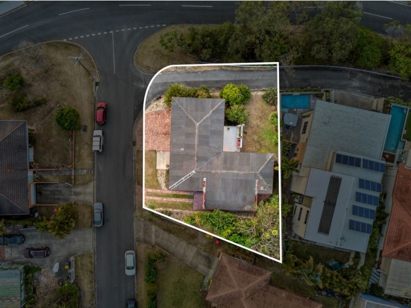 2 Cluden St, Holland Park West QLD 4121