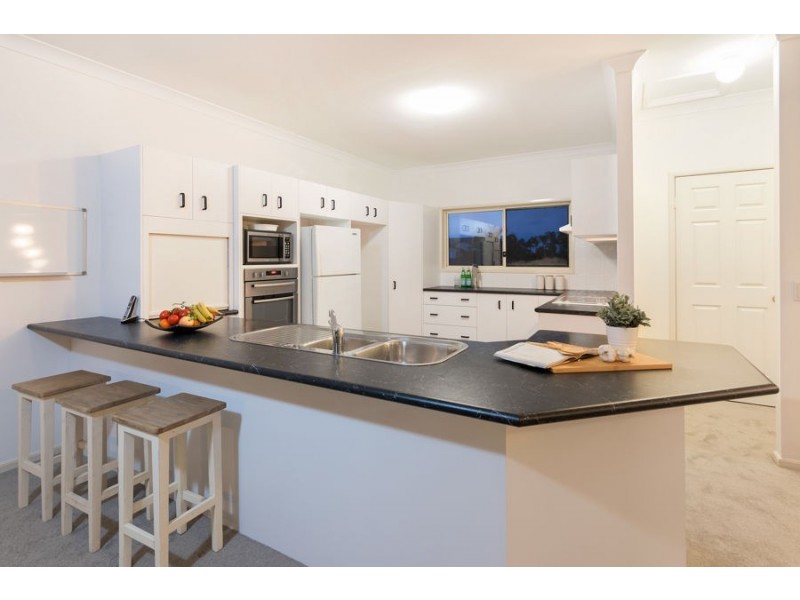 146 Cribb Road, Carindale QLD 4152