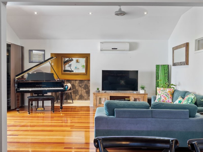 6 Adelong Road, Shailer Park QLD 4128