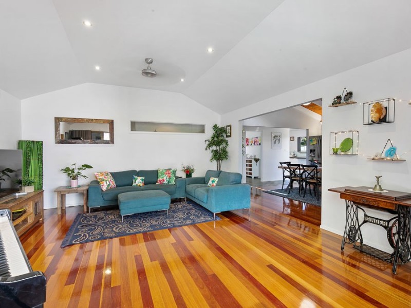 6 Adelong Road, Shailer Park QLD 4128