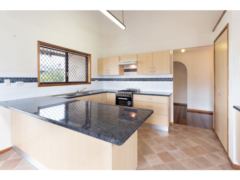 146 Samuel Street, Camp Hill QLD 4152