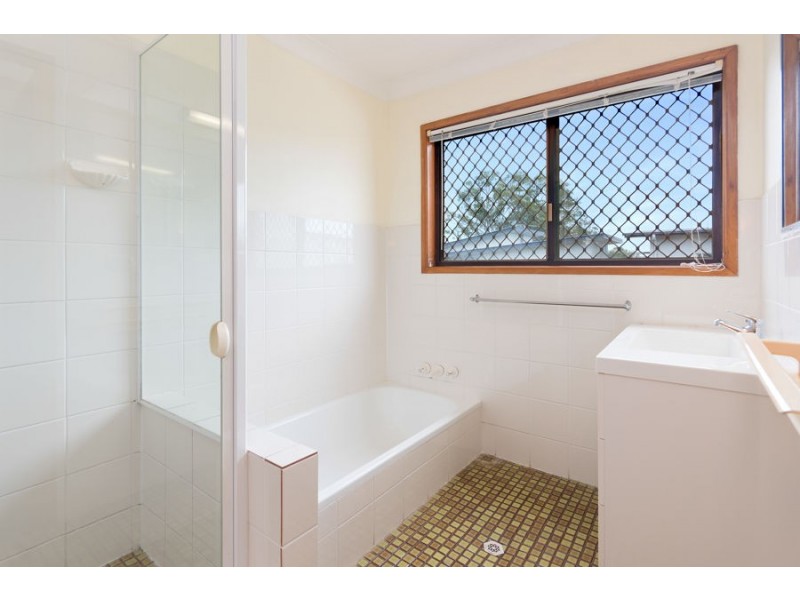 146 Samuel Street, Camp Hill QLD 4152