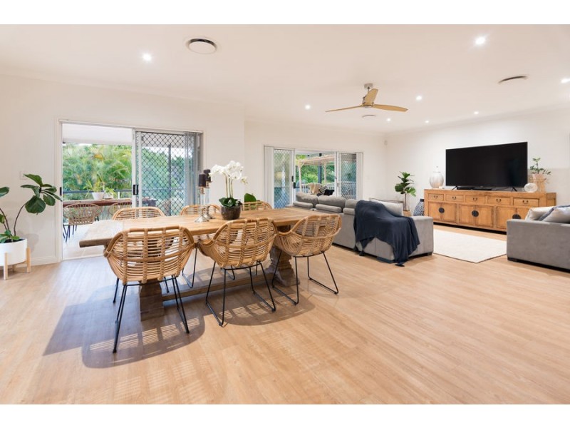 15 Merion Place, Carindale QLD 4152