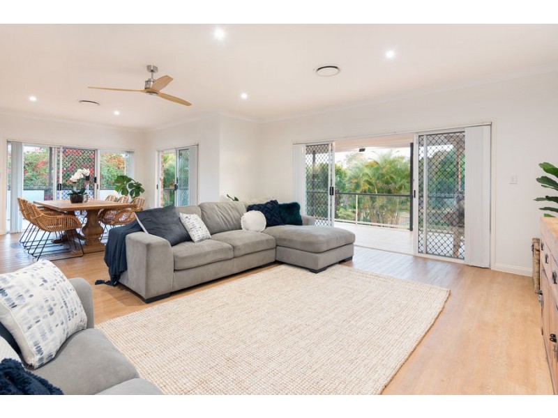 15 Merion Place, Carindale QLD 4152