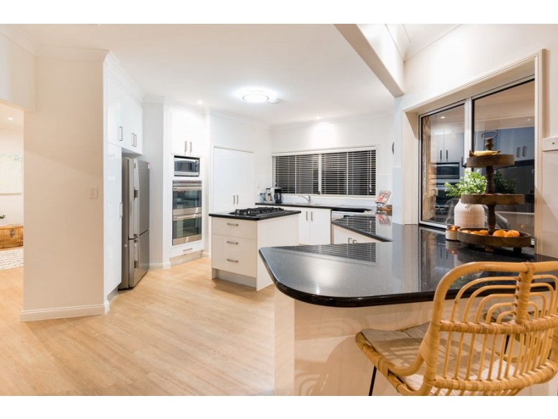 15 Merion Place, Carindale QLD 4152