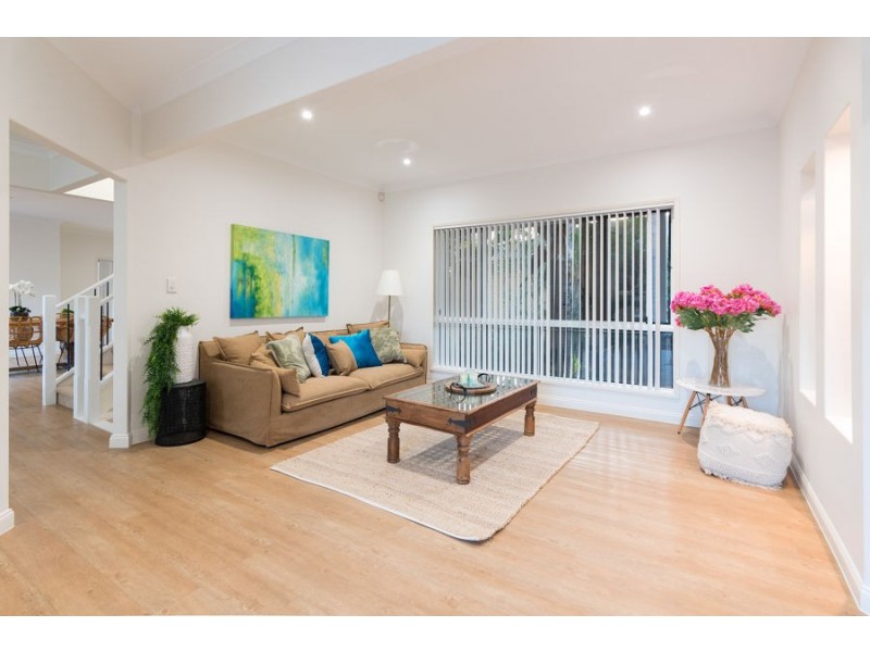 15 Merion Place, Carindale QLD 4152