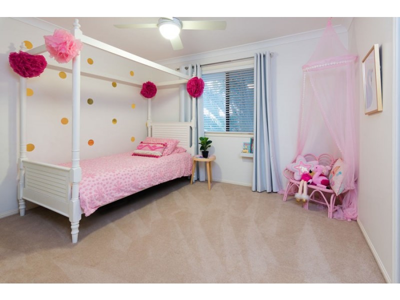 15 Merion Place, Carindale QLD 4152