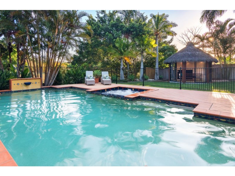 15 Merion Place, Carindale QLD 4152