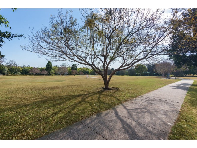 15 Merion Place, Carindale QLD 4152