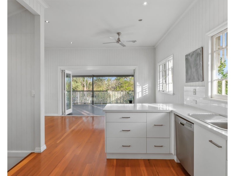 109 Railway Parade, Norman Park QLD 4170