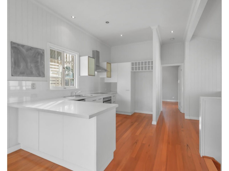 109 Railway Parade, Norman Park QLD 4170