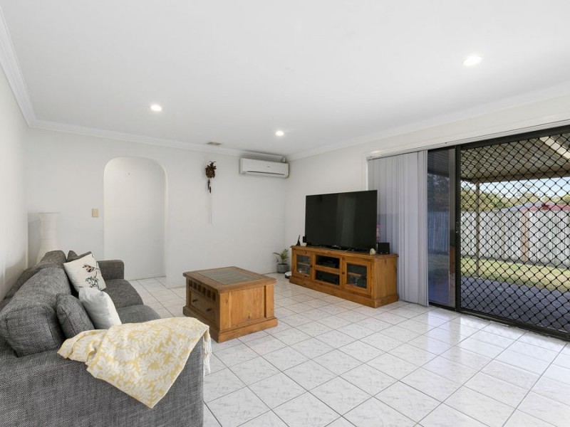 9 Engelmann Close, Carindale QLD 4152