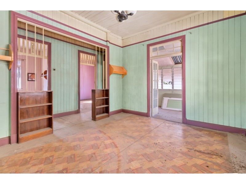 33 Longfellow St, Norman Park QLD 4170