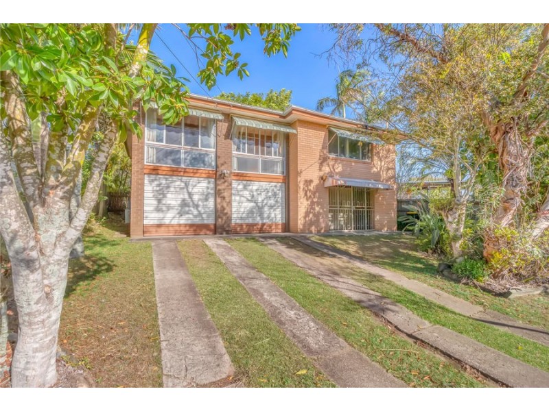 27 Hamel Rd, Holland Park West QLD 4121