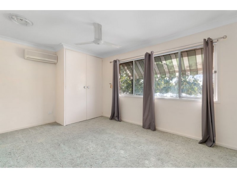 27 Hamel Rd, Holland Park West QLD 4121