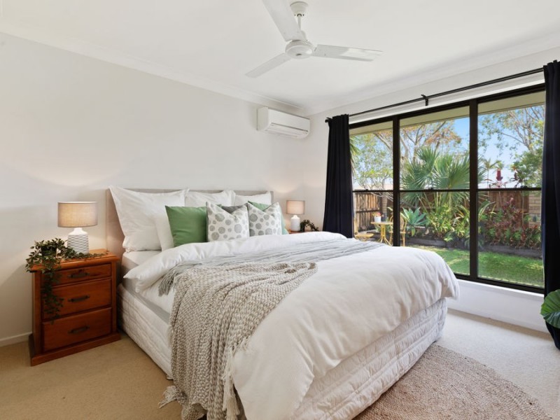 55 Meadowlands Road, Carindale QLD 4152