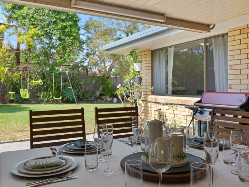 55 Meadowlands Road, Carindale QLD 4152