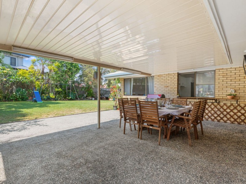 55 Meadowlands Road, Carindale QLD 4152