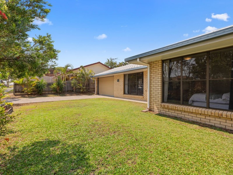 55 Meadowlands Road, Carindale QLD 4152