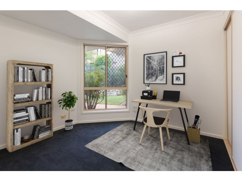 8 Carlton Court, Carindale QLD 4152