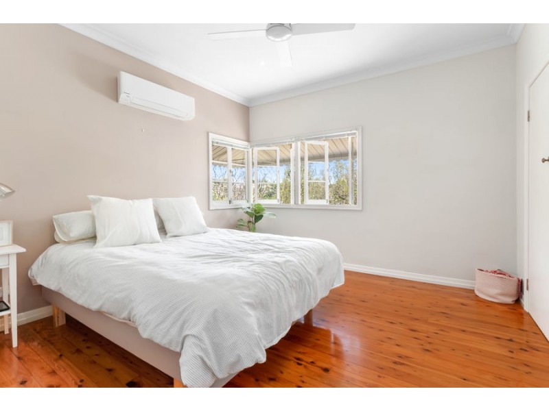 48 Waratah Ave, Holland Park West QLD 4121