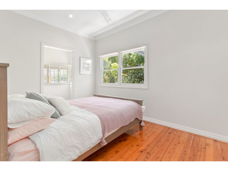 48 Waratah Ave, Holland Park West QLD 4121