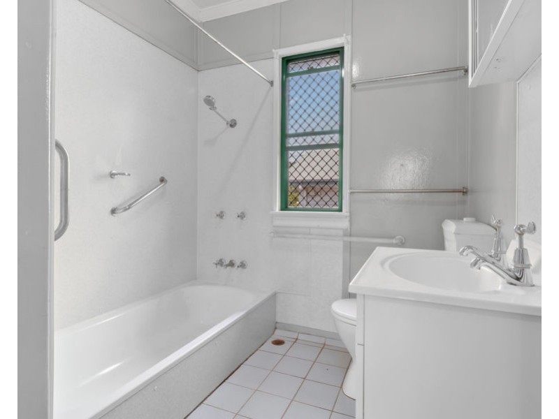 69 Summerville St, Carina Heights QLD 4152